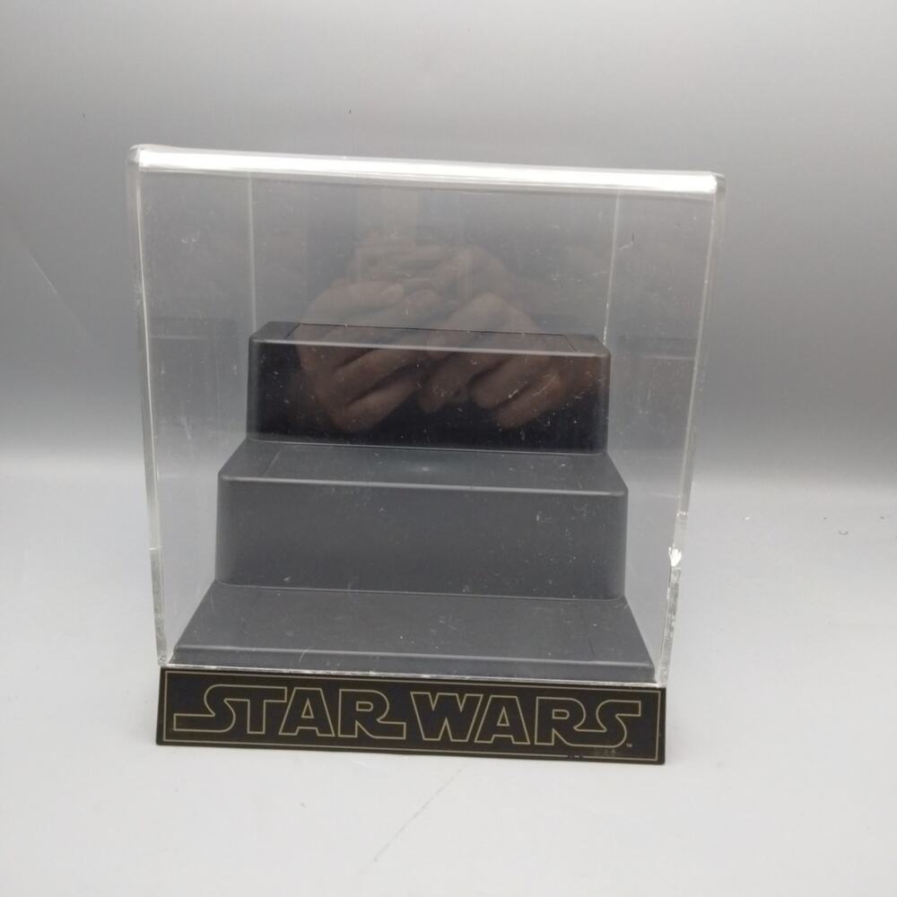 Star Wars Master Replicas 2004 Jedi Collection .45 Scale Lightsaber Display Case